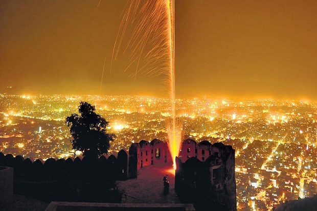 jaipur-city-from-nahargargh-fort-in-diwali