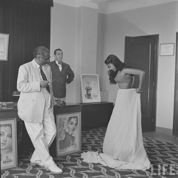 film-audition-in-1951-kardar-productions-2