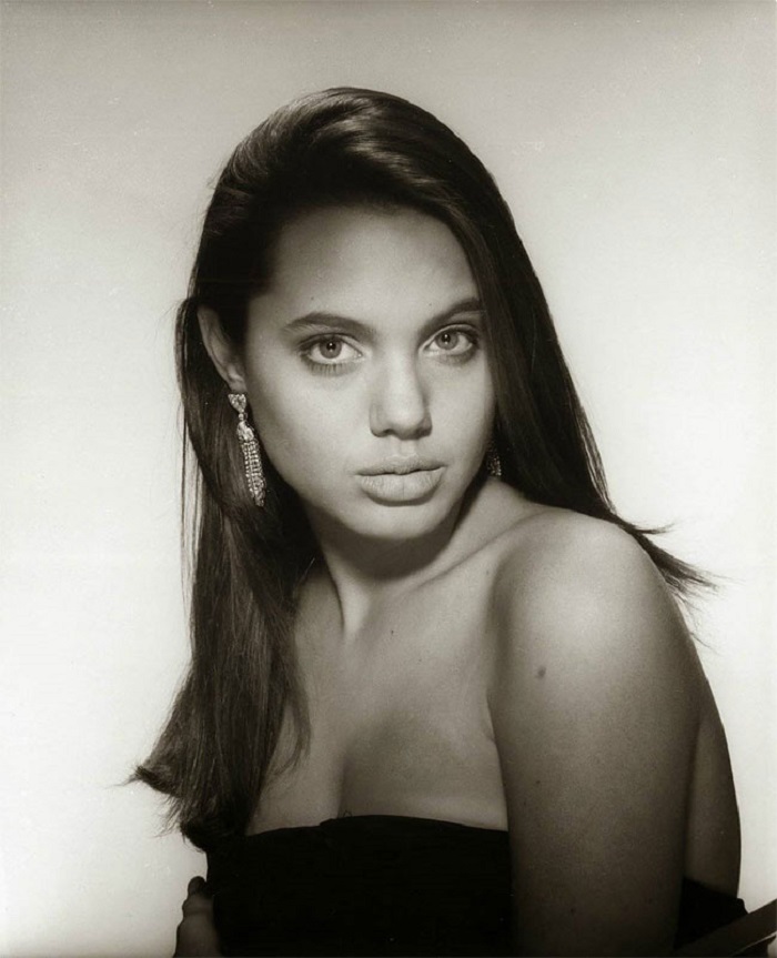15-year-old-young-angelina-jolie-27