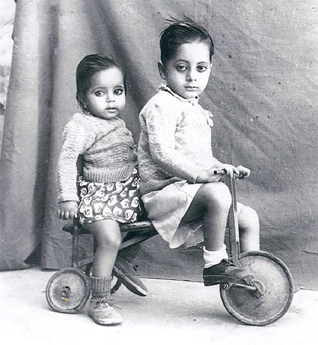 sushma-swaraj-childhood-picture-with-her-brother