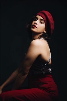 23 Pictures Of Sanya Malhotra Which Shows The Glamour In Her