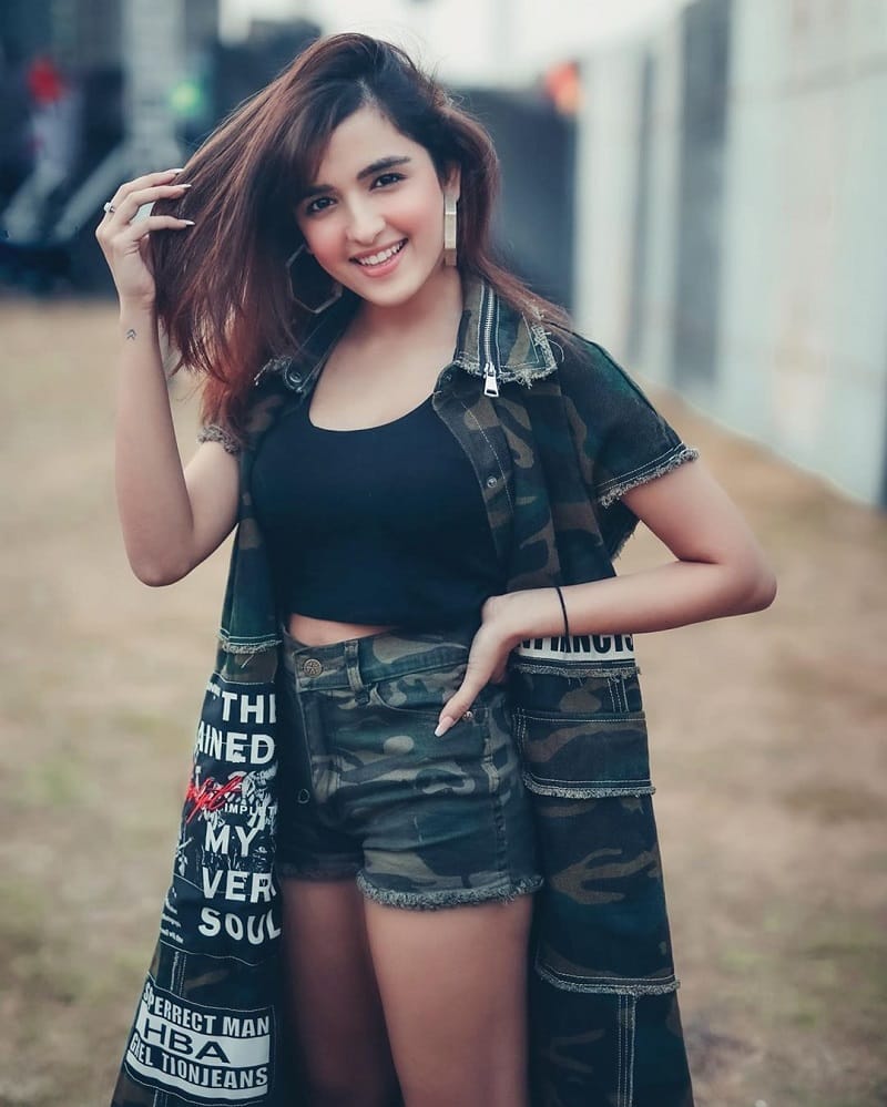 800px x 999px - 27 Photos Of Shirley Setia, The Beautiful Singer Cum Actress From New  Zealand