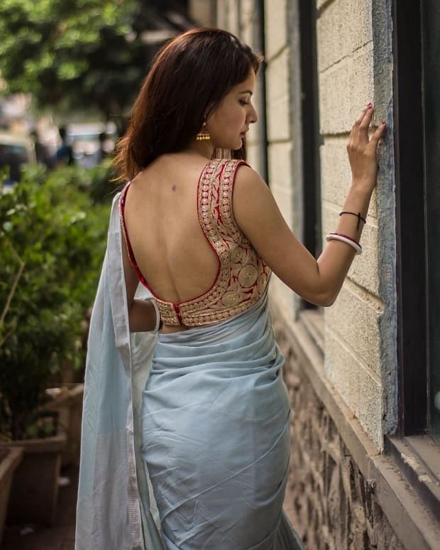 Reem Shaikh, Anushka Sen and Avneet Kaur's blouse back designs shall sort  your saree glam
