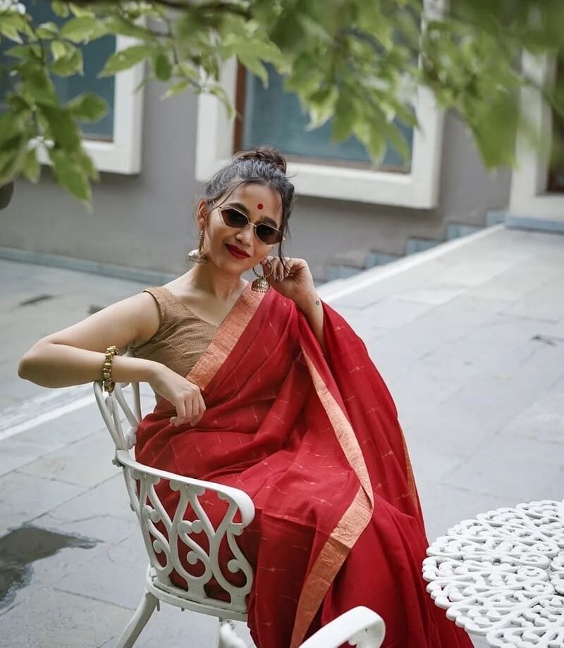 Buy Moltira Woven Kanjivaram Jacquard, Pure Silk Black Sarees Online @ Best  Price In India | Flipkart.com