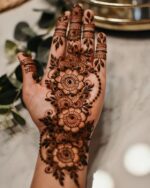 31 Front Hand Simple Mehndi Design To Fall In Love With