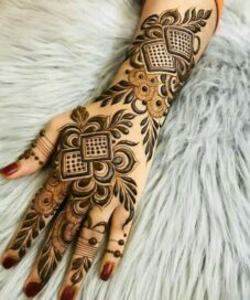 31 Khafif Mehndi Design That Are Extraordinarily Beautiful