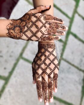 31 Easy Mehndi Designs for Girls- Perfect For Every Occasion