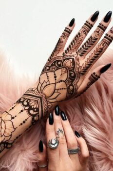 31 Simple Mehndi Design New To Keep Up With The Trend