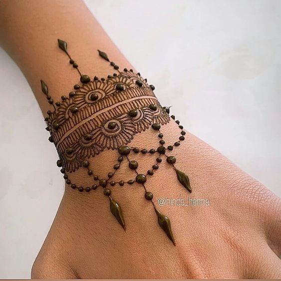 Simple Easy Bracelet Henna Design On Stock Photo 1712095135 | Shutterstock