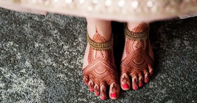 31 Stunning Stylish Leg Mehndi Design For The Modern Woman