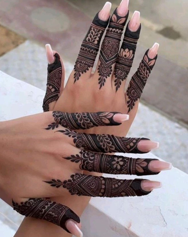 beautiful mehndi design for fingers